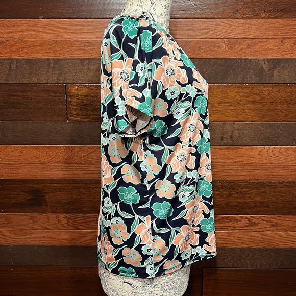 Jaclyn Smith Stretchy Scoop Neck Short Sleeve Metallic Floral Blouse Size XL - Picture 7 of 11